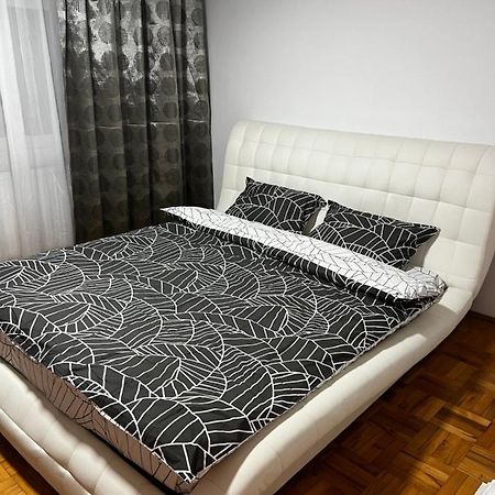 Mona Apartment Taxi#Airport #Parking#Bucharest#Therme Otopeni Luaran gambar