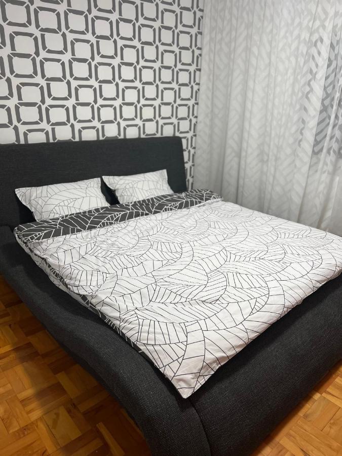 Mona Apartment Taxi#Airport #Parking#Bucharest#Therme Otopeni Luaran gambar